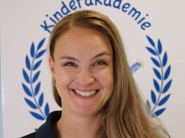 Portrait von Yoga-Trainierin Kati Fikarova
